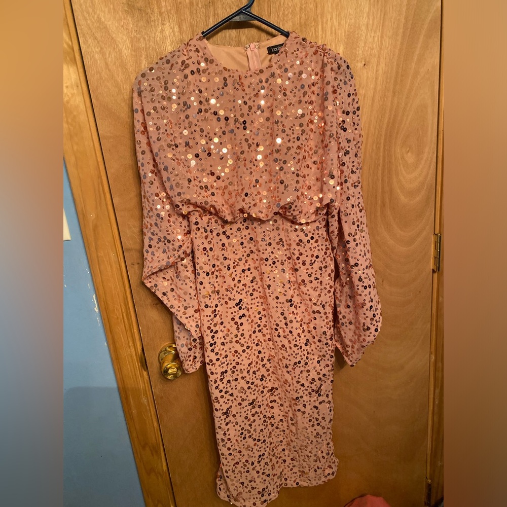 Boohoo Pink Sequin Dress 🎀